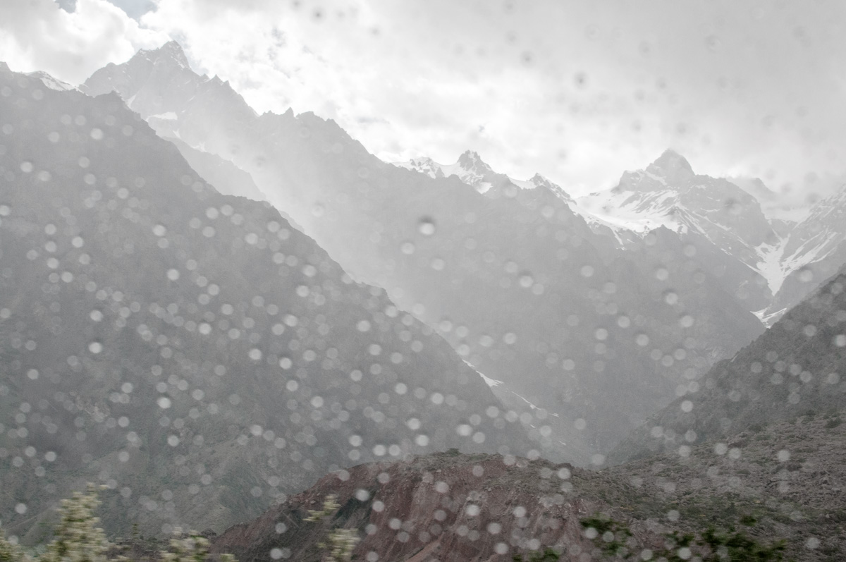 Regen in de bergen Tadzjikistan