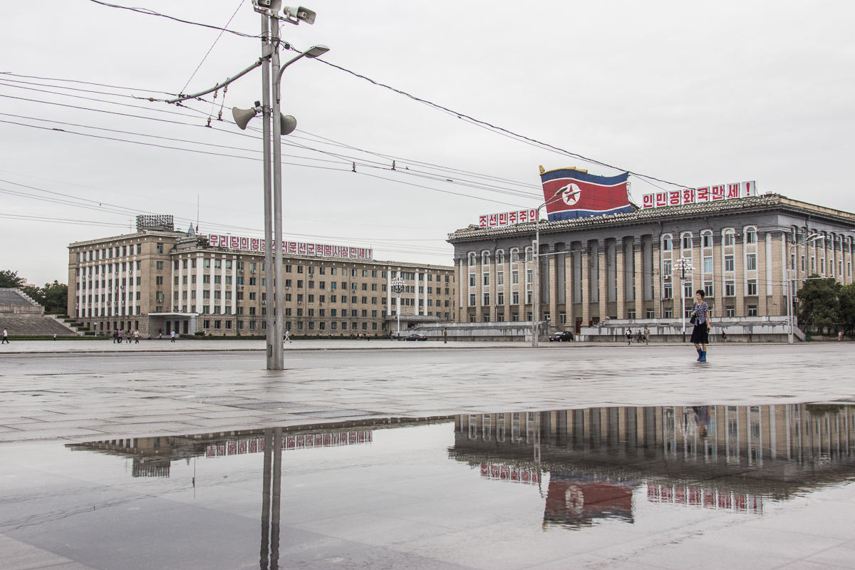 Op het Kim Il-sung plein in Pyongyang