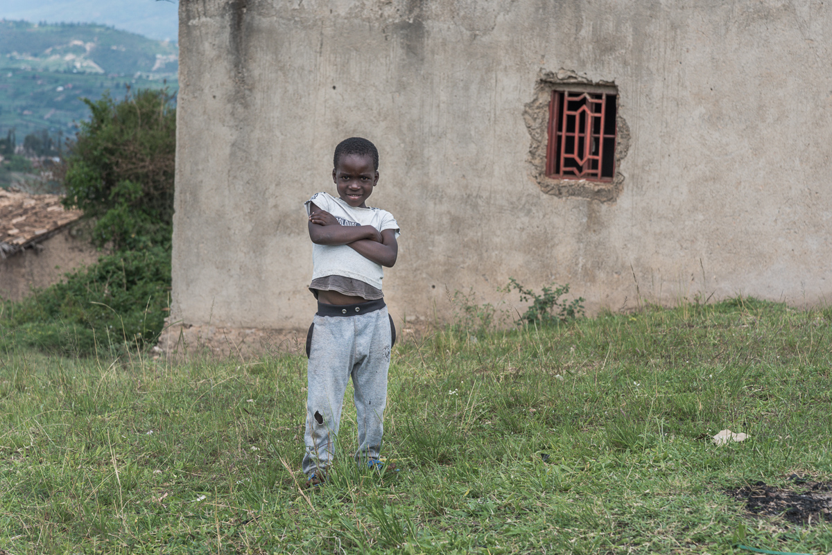 Jongen in de omgeving van Kamonyi in Rwanda