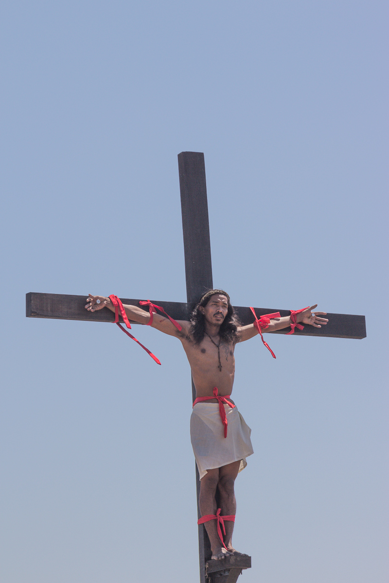 Kruisiging op de Filipijnen tijdens de Passiespelen op Goede Vrijdag