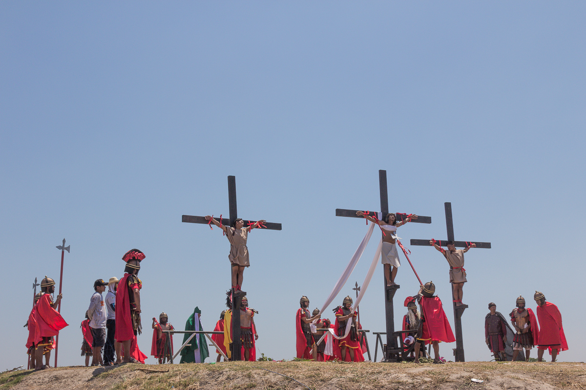 Kruisiging tijdens de Passiespelen op Goede Vrijdag