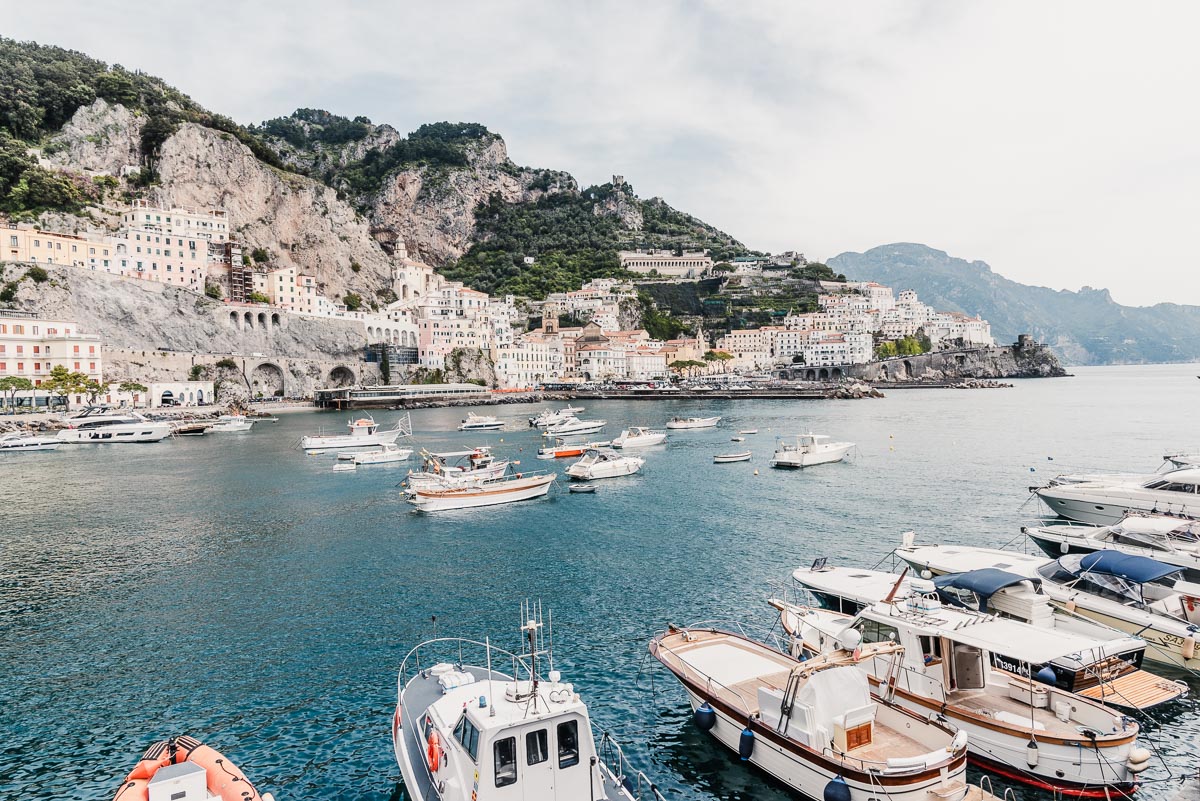 Amalfi aan de Amalfikust Italië