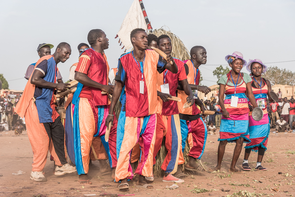 Troupe Badiata uit Senegal tijdens Festima festival in Burkina Faso